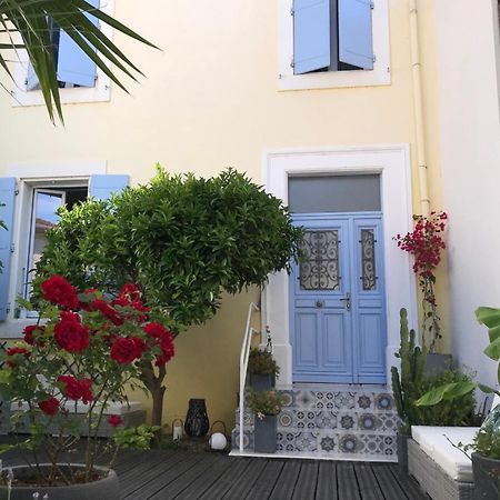 Notre Maison Aux Volets Bleus Ouveillan Eksteriør billede